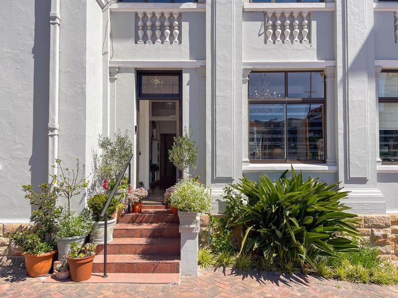 To Let 2 Bedroom Property for Rent in Bantry Bay Western Cape